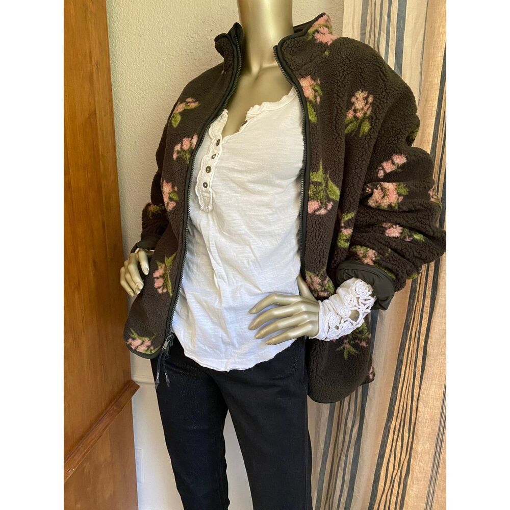 NWT Woolrich x Target Unisex Pink Floral Cozy Soft Fleece Jacket S
